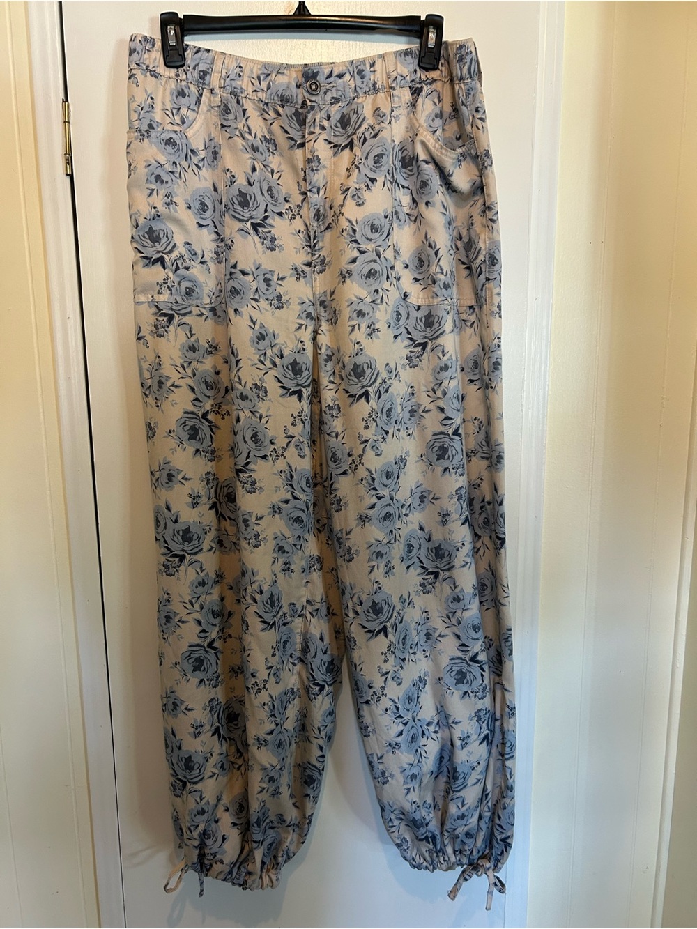 Festi by Torrid Blue & Beige Floral Print Drawstring Hem Pants - TALL Inseam